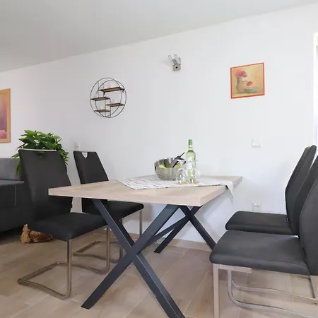 Haus Silvia בית נופש *